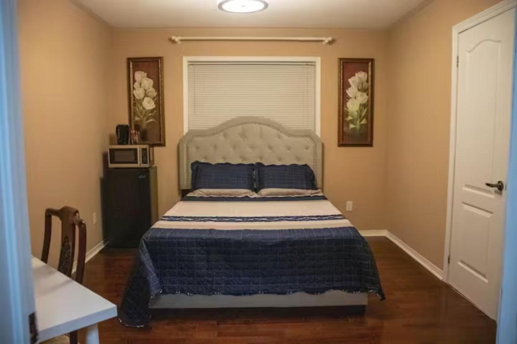 Riz Khan Peaceful Mississauga Home ภายนอก รูปภาพ