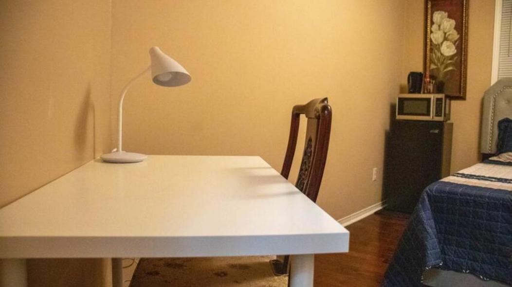 Riz Khan Peaceful Mississauga Home ภายนอก รูปภาพ