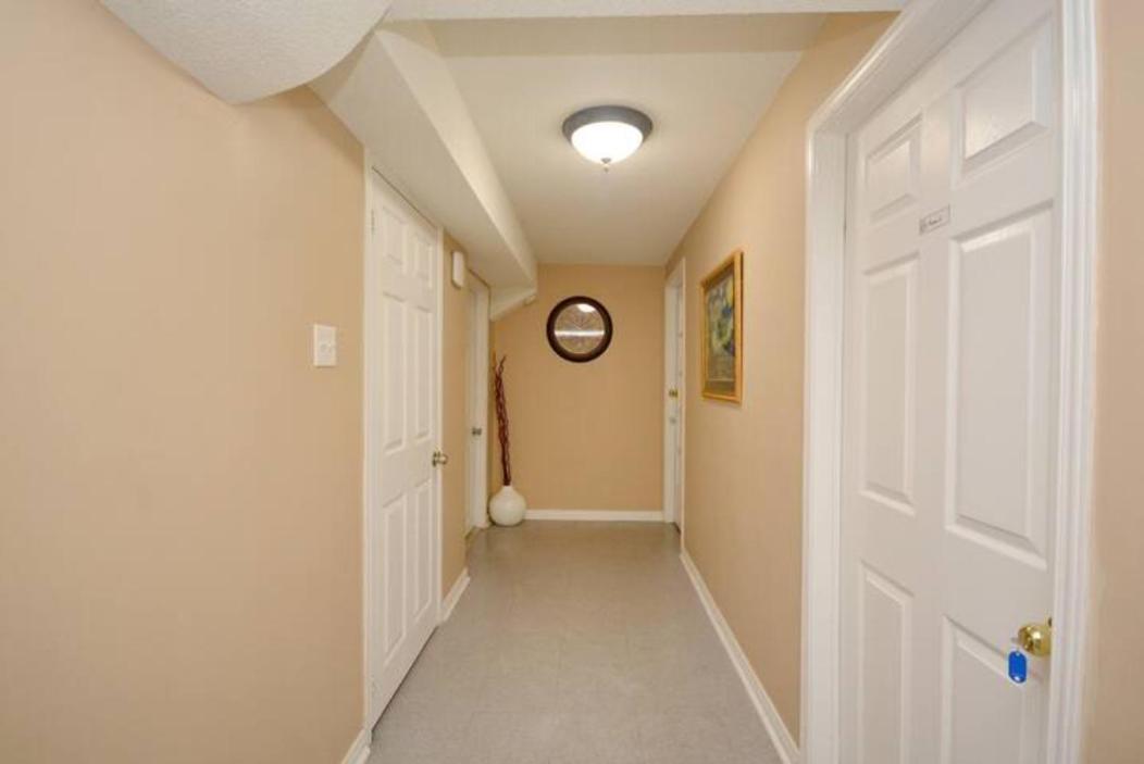 Riz Khan Peaceful Mississauga Home ภายนอก รูปภาพ