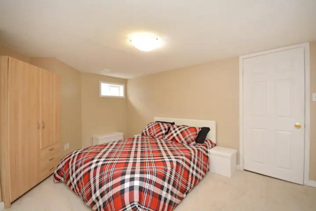 Riz Khan Peaceful Mississauga Home ภายนอก รูปภาพ